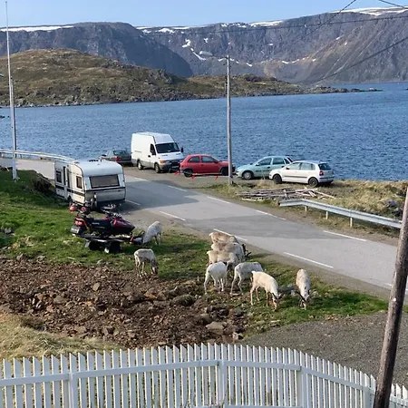 New Renovated Top Floor In Honningsvag, North Cape Апартаменты